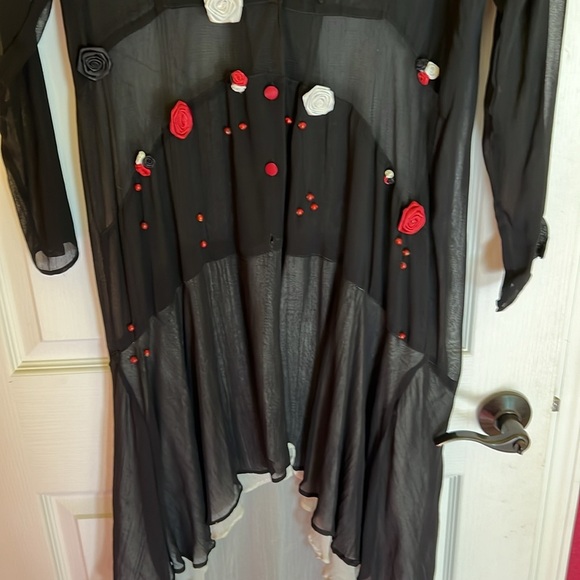 Na-Ta-ya 2 piece flowy midi black sleeveless dress and overlay with roses Med - Picture 16 of 16
